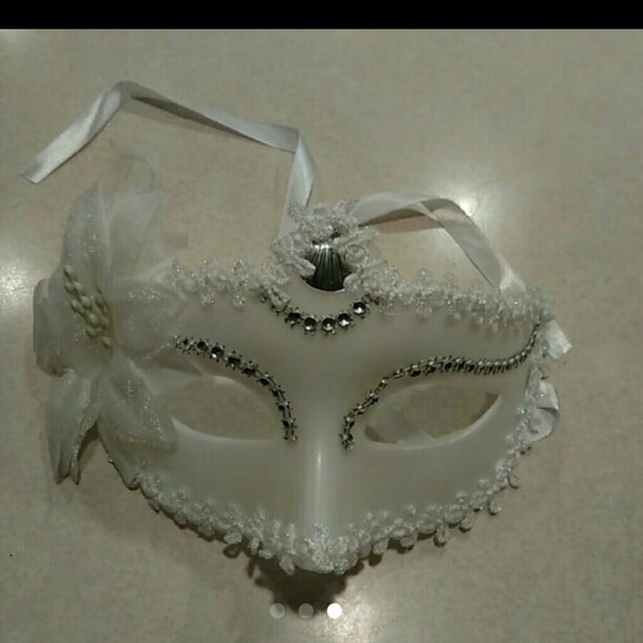 white masquerade mask fetish roleplay LAST 1 - Picture 3 of 4