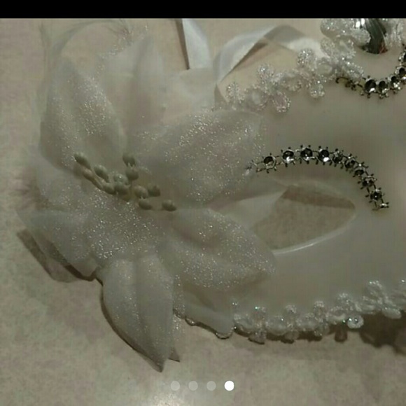 white masquerade mask fetish roleplay LAST 1 - Picture 4 of 4