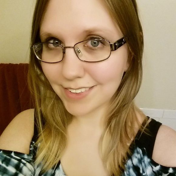 Meet your Posher, Andrea