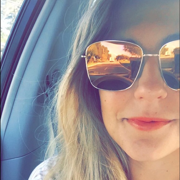 Meet your Posher, Gems