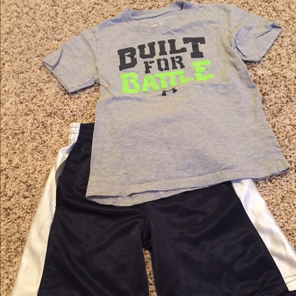 Boys Under Armour tshirt and gym shorts - Picture 2 of 4