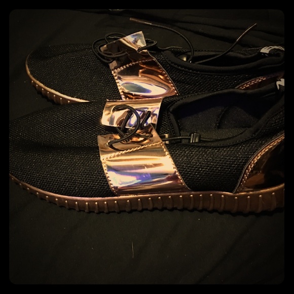 Casual shoes