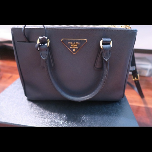 Prada saffiano double Zip small tote - Picture 2 of 4