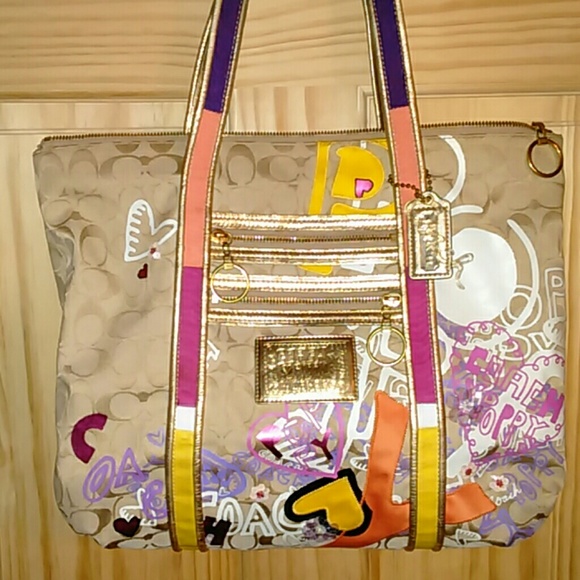 Authentic Coach Poppy