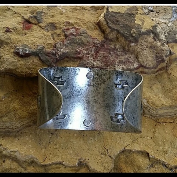 Reposh cuff skull metal bracelet. Too big for me! - Picture 3 of 3