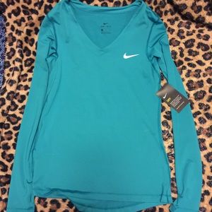 Nike Dri-Fit Top ✨