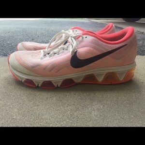 Nike Tailwind 6