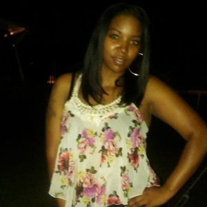 Meet your Posher, Dominique