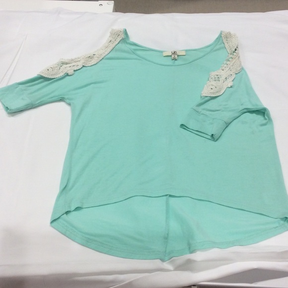 Ya Losangeles cut out sleeves top - Picture 2 of 4