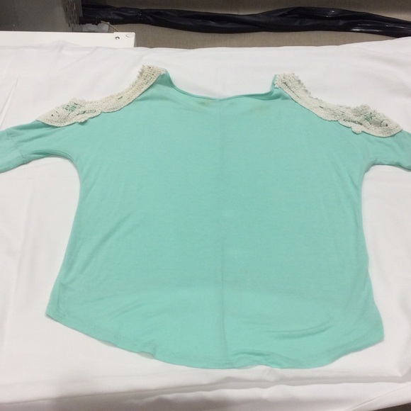 Ya Losangeles cut out sleeves top - Picture 4 of 4