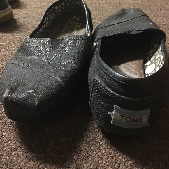 Black sparkly toms