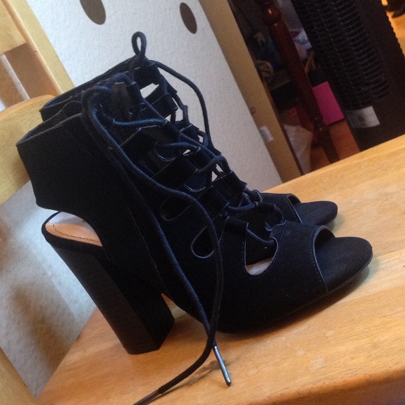 Lola shoetique heels - Picture 1 of 4