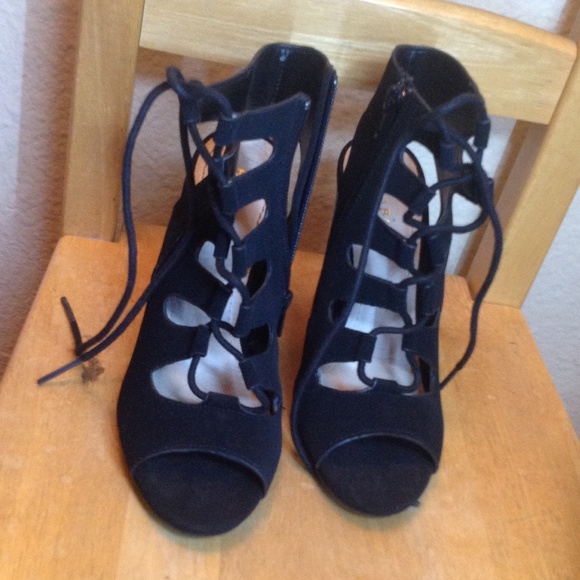 Lola shoetique heels - Picture 2 of 4