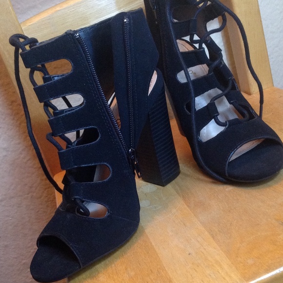 Lola shoetique heels - Picture 3 of 4