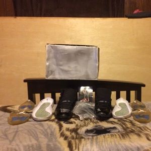 Jordan 11 Space Jam 2000