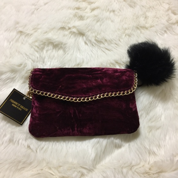 ๐SALE Elegant Wristlet Gold Chain & PomPom -BG-1 - Picture 3 of 4
