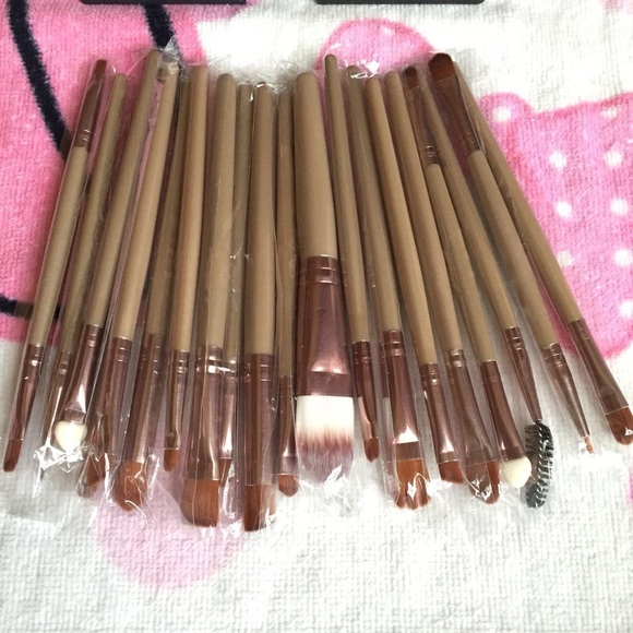 20pcsMakeup Set+Makeup EyeShadow Palette - Picture 2 of 5