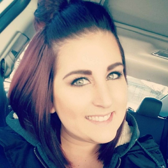 Meet your Posher, Amanda - Picture 1 of 1