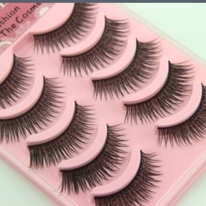 5 pairs if eyelashes