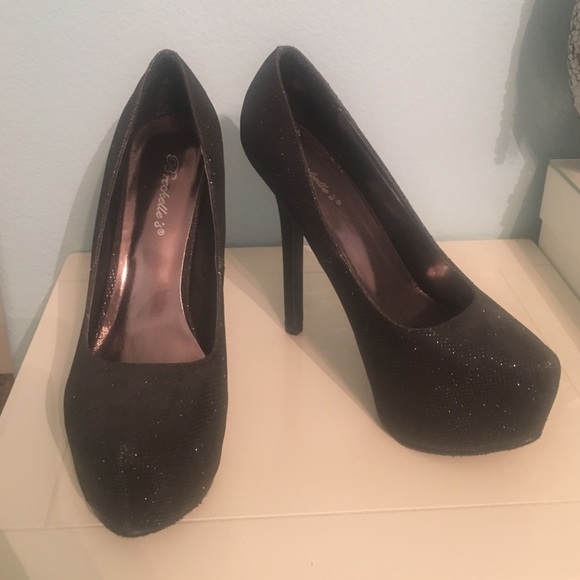 Black sparkle pumps