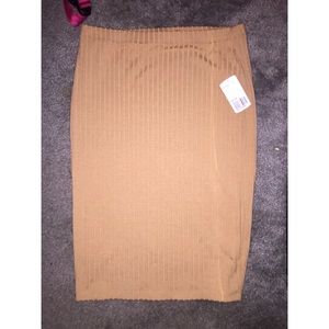 FOREVER 21 NUDE SKIRT LARGE