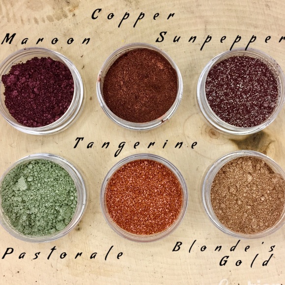 SAMPLE SIZE MAC pigments. Earth: pick 3 - Picture 3 of 4