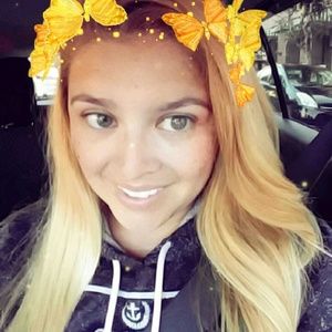 Meet your Posher, Ally