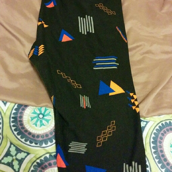 Lularoe TC black leggings with multicolor shapes
