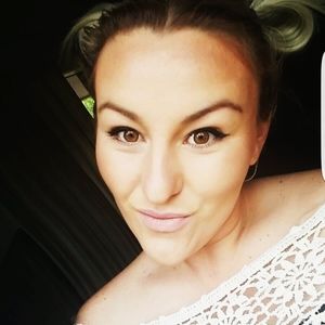 Meet your Posher, Valorie