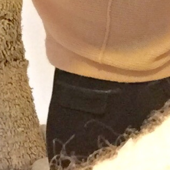 Black leggings with gold tone zipper design - Picture 3 of 3