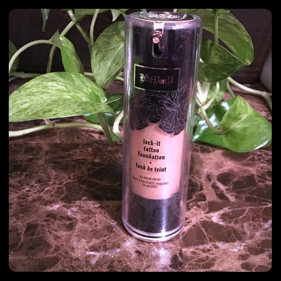 Kay Von D Lock it Tattoo Foundation 24HR Wear 52