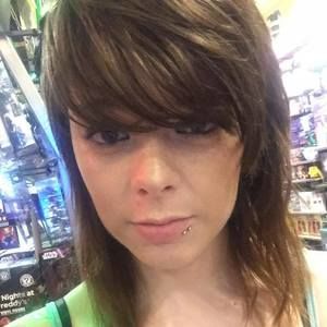 Meet your Posher, Crystal