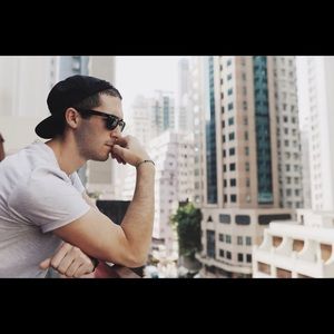 Meet your Posher, Joel