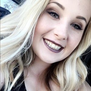 Meet your Posher, Lydia