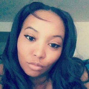 Meet your Posher, Adrienne