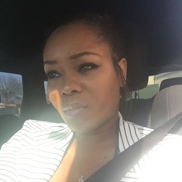 Meet your Posher, Tiffany - Picture 1 of 1