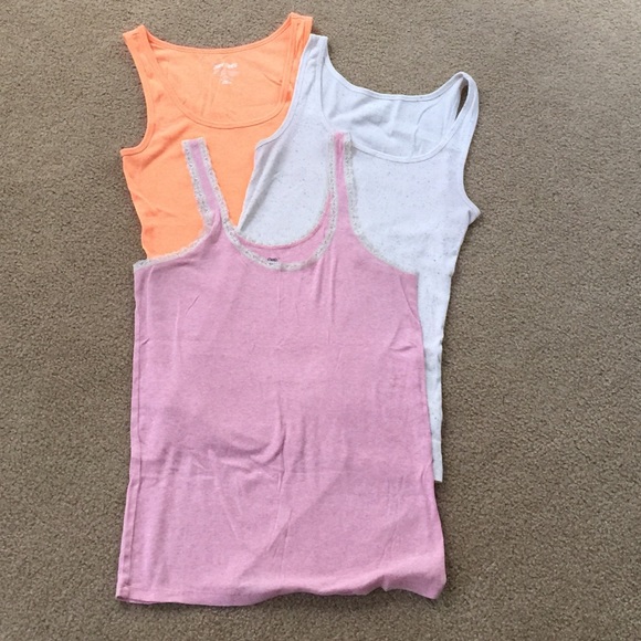 GAP/Old Navy Bundle of tank tops