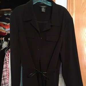 Size 18/20W black blazer w/leather string belt.