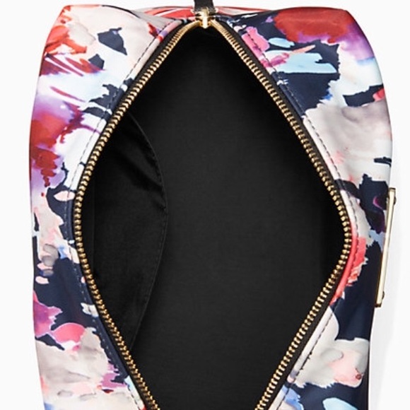 HP🎉// Kate Spade Cosmetic Bag - Picture 3 of 4