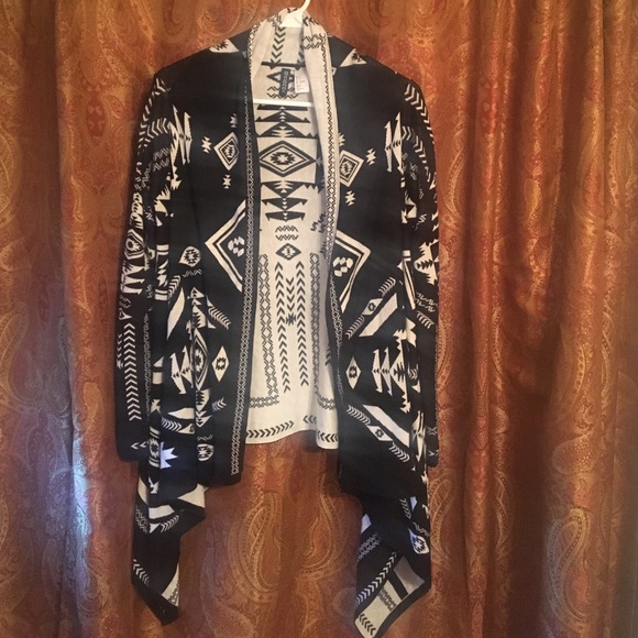 Open aztec sweater✨