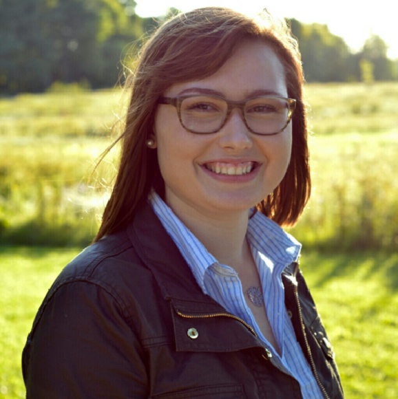 Meet your Posher, Emily - Picture 1 of 1