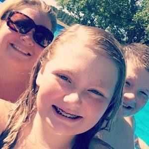 Meet your Posher, Leslie