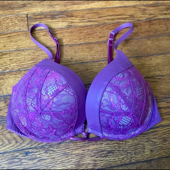 SALE!! 🎉 Victoria's Secret 32c bombshell bra