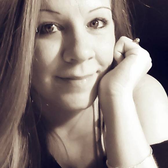 Meet your Posher, Chrystal - Picture 1 of 1