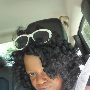 Meet your Posher, Adonika