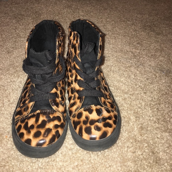 Children's place Leopard print patent leather