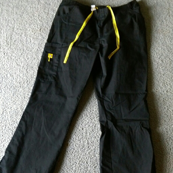 Wonder wink black scrub pants!!