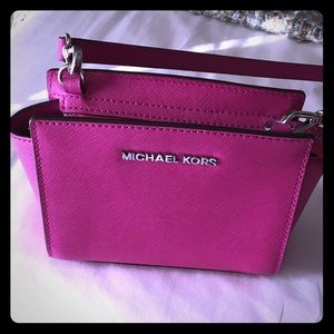 Michael Kors mini Selma messenger
