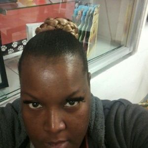 Meet your Posher, Shonyelle