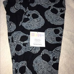 💀SOLD💀NWT LuLaRoe TC paisley skulls